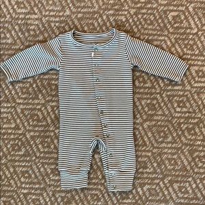 Oliver & Rain Onesie